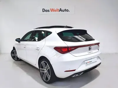 Usado Seat Leon FR 204 CV (150 kW) 2025 Blanco Berlina