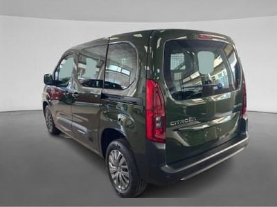 Usado Citroën Berlingo 100 CV (73 kW) 2025 Sirkka green Monovolumen