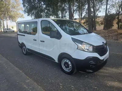 Usado Renault Trafic LIMITED 120 CV (88 kW) 2020 Blanco Monovolumen