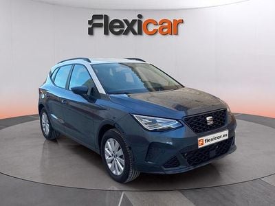 Usado Seat Arona Style 110 CV (80 kW) 2022 Gris SUV