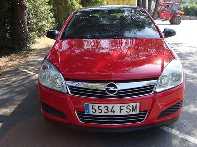 Usado Opel Astra GTC 105 CV (77 kW) 2005 Rojo Coupe
