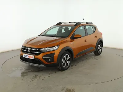 Käytetty Dacia Sandero Comfort 91 HP (66 kW) 2021 Kulta Sedan