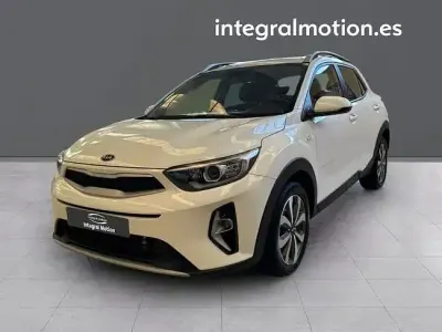 Usado Kia Stonic 100 CV (73 kW) 2022 Blanco SUV