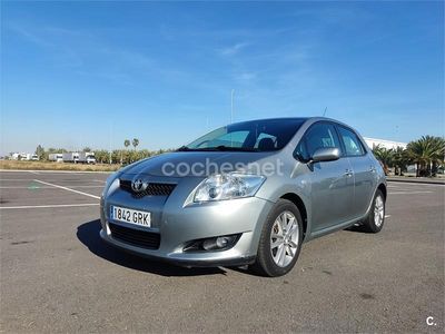 Używany Toyota Auris 90 KM (66 kW) 2009 Szary Hatchback