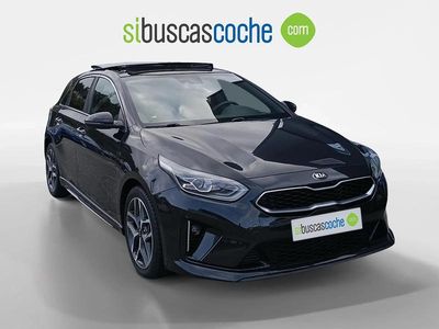 Usado Kia Ceed 136 CV (100 kW) 2020 Negro Utilitario