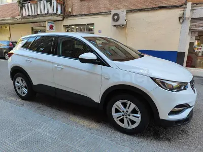 Usado Opel Grandland X Selective 130 CV (95 kW) 2019 Blanco SUV