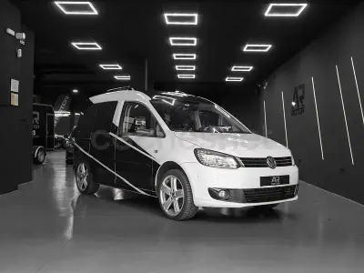Usado VW Caddy Comfortline 140 CV (102 kW) 2013 Blanco Monovolumen