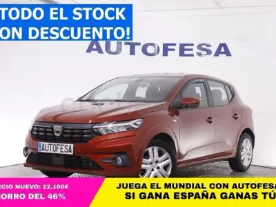 Usado Dacia Sandero Comfort 101 CV (74 kW) 2021 Granate Berlina