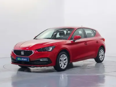 Usado Seat Leon Reference 110 CV (80 kW) 2021 Rojo Utilitario