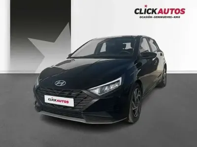 Usado Hyundai i20 80 CV (58 kW) 2025 Negro Utilitario