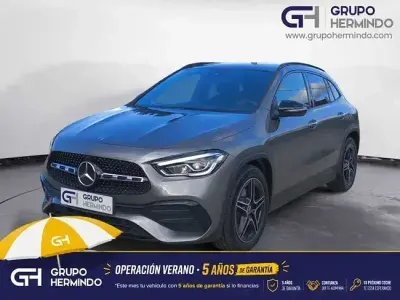 Usado Mercedes GLA200 AMG line 150 CV (110 kW) 2021 Gris SUV