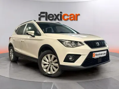 Usado Seat Arona Reference 95 CV (69 kW) 2019 Blanco SUV