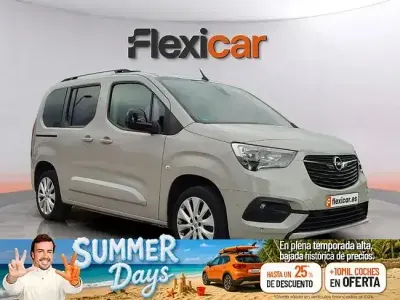 Usado Opel Combo Elegance 130 CV (95 kW) 2022 Gris Monovolumen