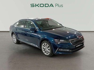 Usado Skoda Superb LAURIN & KLEMENT 296 CV (217 kW) 2022 Color azul Berlina