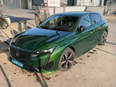 Usado Peugeot 308 GT 150 CV (110 kW) 2023 Verde Berlina