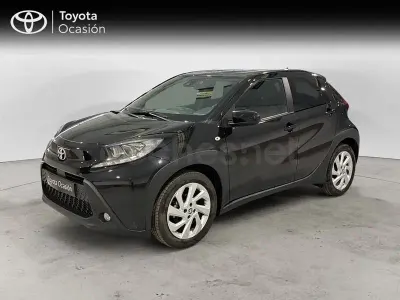 Usado Toyota Aygo X Play 72 CV (52 kW) 2025 Negro SUV