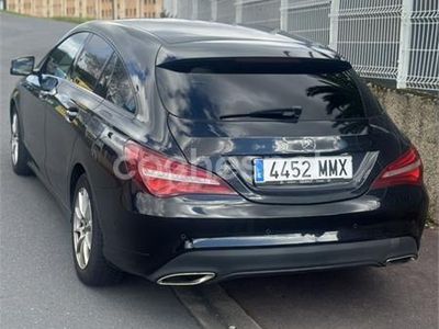 Usado Mercedes CLA220 Shooting Brake 177 CV (130 kW) 2017 Negro Familiar