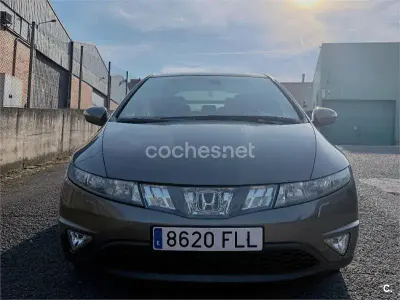 Usado Honda Civic Executive 140 CV (102 kW) 2007 Marrón Berlina
