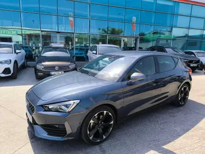 Usado Cupra Leon 150 CV (110 kW) 2023 Gris / plata Berlina