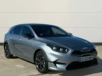 Usado Kia Ceed Style 100 CV (73 kW) 2025 Gris Utilitario