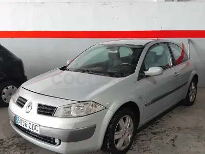 Usado Renault Mégane II Expression 98 CV (72 kW) 2003 Beige Berlina