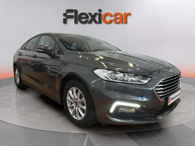 Usado Ford Mondeo Trend 188 CV (138 kW) 2021 Gris Berlina