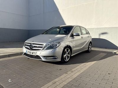 Usado Mercedes B180 109 CV (80 kW) 2012 Gris / plata Monovolumen