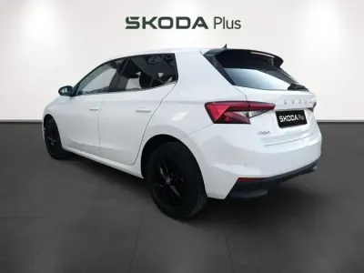 Usado Skoda Fabia Selection 95 CV (69 kW) 2025 Blanco Utilitario