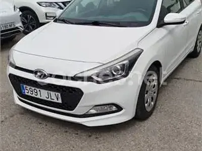 Usado Hyundai i20 84 CV (61 kW) 2016 Blanco Berlina