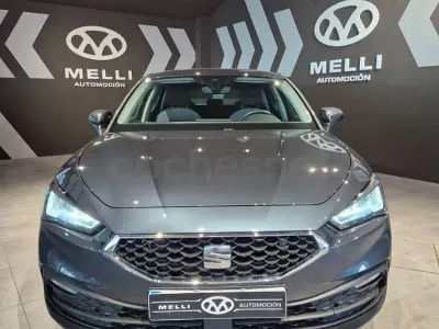 Usado Seat Leon Style 150 CV (110 kW) 2022 Negro Berlina