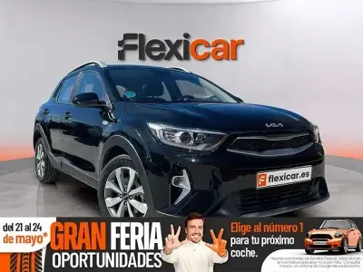 Usado Kia Stonic 84 HP (61 kW) 2024 Preto SUV