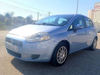 Usado Fiat Punto Active 75 CV (55 kW) 2009 Azul Utilitario