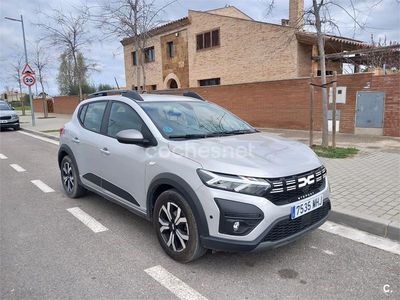 Usado Dacia Sandero Expression 91 CV (66 kW) 2023 Gris / plata Berlina