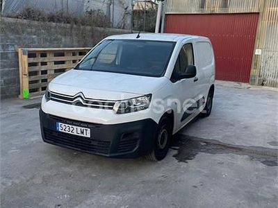 Usado Citroën Berlingo Feel 102 CV (75 kW) 2021 Blanco Monovolumen
