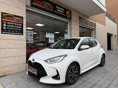 Usado Toyota Yaris Hybrid Business Edition 116 CV (85 kW) 2022 Blanco Berlina