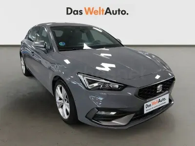 Używany Seat Leon FR 150 KM (110 kW) 2024 Szary Sedan/Limuzyna