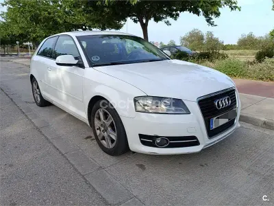 Usado Audi A3 Attraction 105 CV (77 kW) 2012 Blanco Utilitario