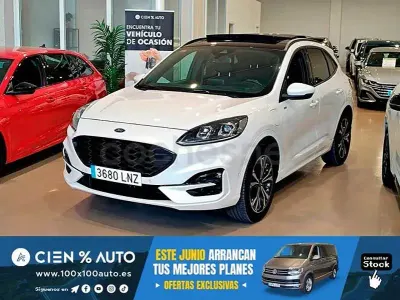 Usado Ford Kuga ST-Line 225 CV (165 kW) 2021 Blanco SUV