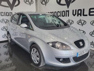Usado Seat Altea Reference 102 CV (75 kW) 2007 Gris / plata Monovolumen