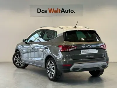 Usado Seat Arona Xperience 115 CV (84 kW) 2025 Gris SUV