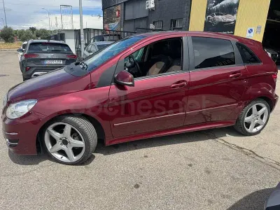 Occasion Mercedes B200 136 PK (100 kW) 2011 Rood MPV
