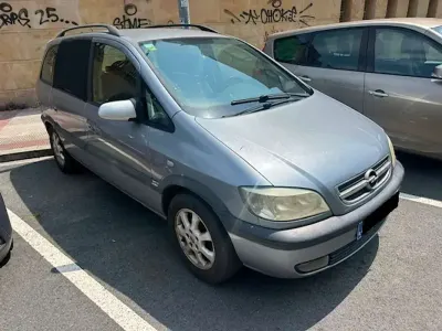 Usado Opel Zafira Elegance 99 CV (72 kW) 2003 Gris Monovolumen