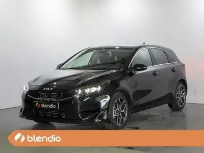 Usado Kia Ceed 120 CV (88 kW) 2024 Negro Utilitario