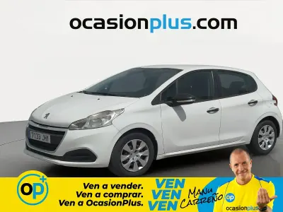 Usado Peugeot 208 Access 82 CV (60 kW) 2015 Blanco Utilitario
