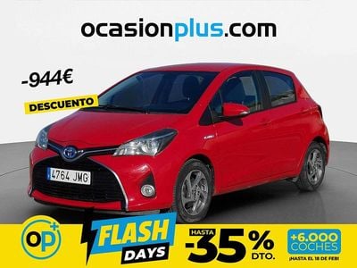 Usado Toyota Yaris Hybrid Active 100 CV (73 kW) 2016 Rojo