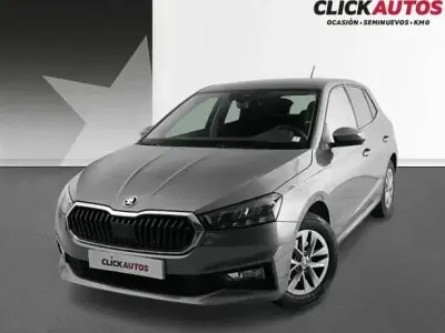 Usado Skoda Fabia Selection 115 CV (84 kW) 2025 Blanco Utilitario