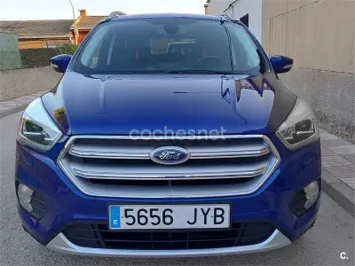 Usado Ford Kuga Titanium 150 CV (110 kW) 2017 Azul SUV