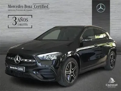 Usado Mercedes GLA200 150 CV (110 kW) 2025 Negro cosmos SUV
