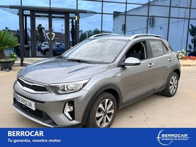 Usado Kia Stonic 84 CV (61 kW) 2023 Gris SUV