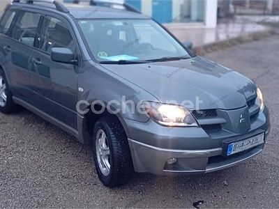 Gris / plata Usado 2005 Mitsubishi Outlander SUV | 4500 €